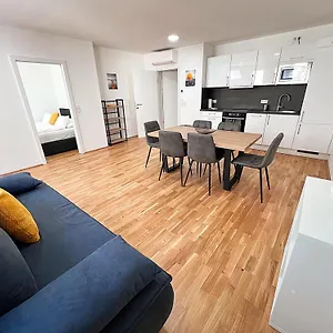 Gg13 Vienna, Air-conditioned, Next To Metro, Close To Sights Apartment